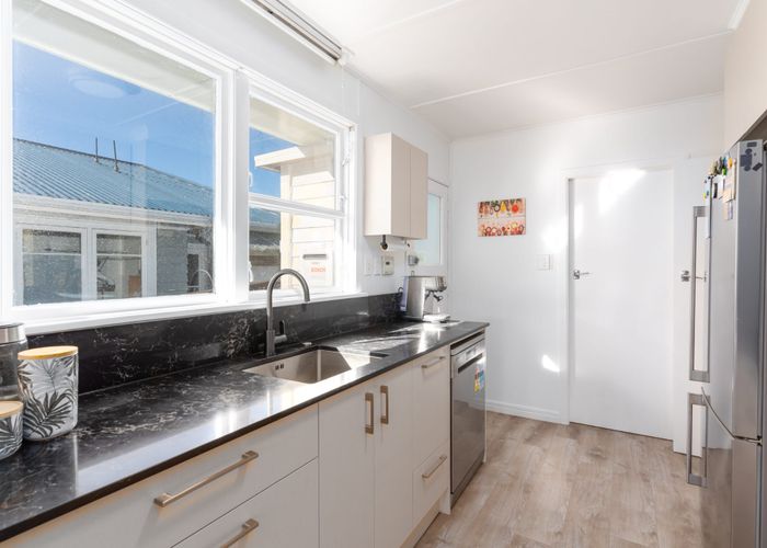  at 33 Lynda Avenue, Paparangi, Wellington, Wellington