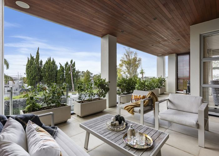  at 158 Bleakhouse Road, Mellons Bay, Auckland
