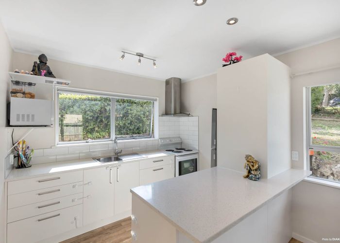  at 1/58 Glengarry Road, Glen Eden, Auckland