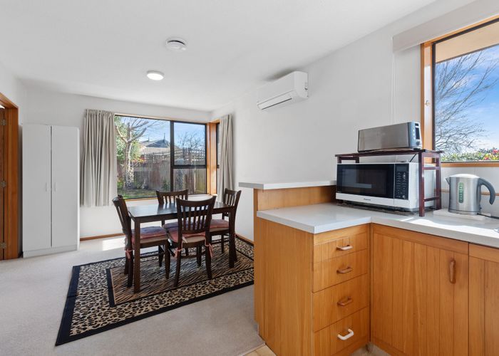  at 2/12 Algie Place, Avonhead, Christchurch City, Canterbury