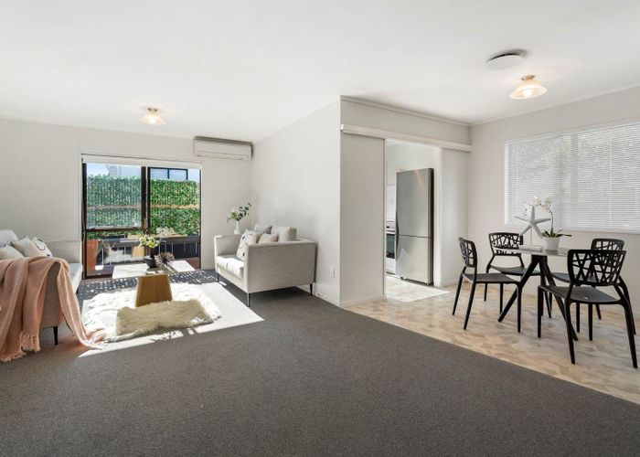  at 2/136 Moore Street, Howick, Manukau City, Auckland