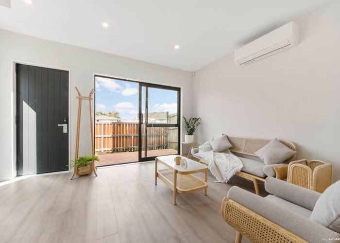  at 11/17 Parker Avenue, New Lynn, Waitakere City, Auckland