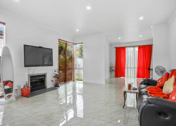  at 12 Parkvale Grove, Te Atatu Peninsula, Auckland