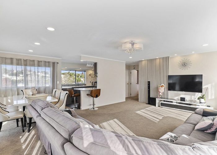  at 2/6 Boys Place, Pakuranga Heights, Auckland