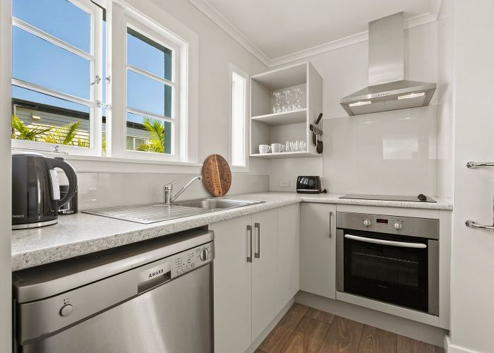  at 2/4 View Road, Mount Eden, Auckland City, Auckland