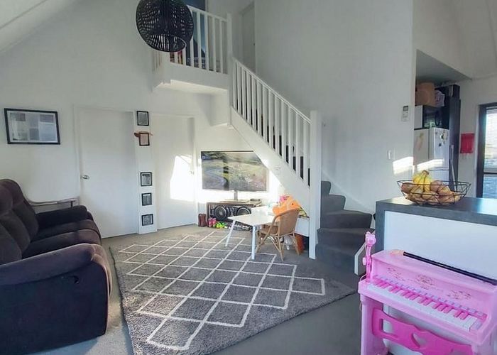  at 9/58 Manuroa Road, Takanini, Auckland