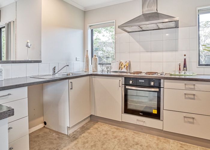  at 2 Hamblyn Place, Ranui, Waitakere City, Auckland