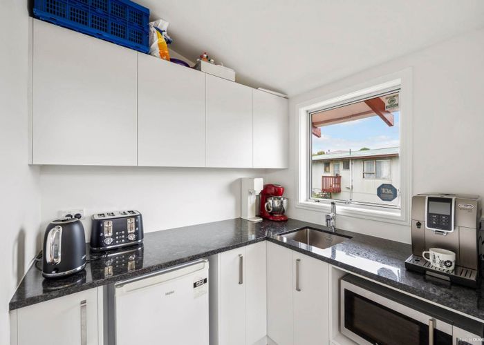 at 1/41 Matuhi Rise, Henderson, Waitakere City, Auckland