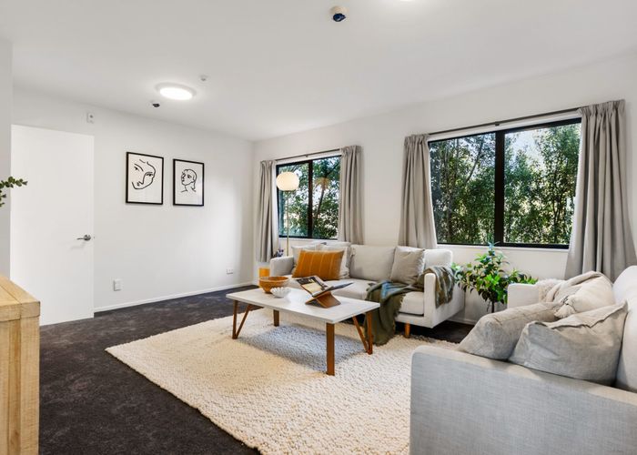  at E1/418 Albany Highway, Albany, North Shore City, Auckland
