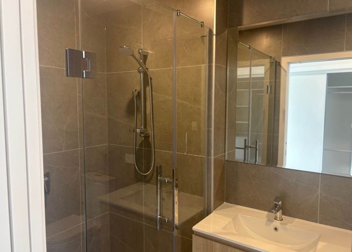  at 2/28 Pennant Street, Long Bay, North Shore City, Auckland