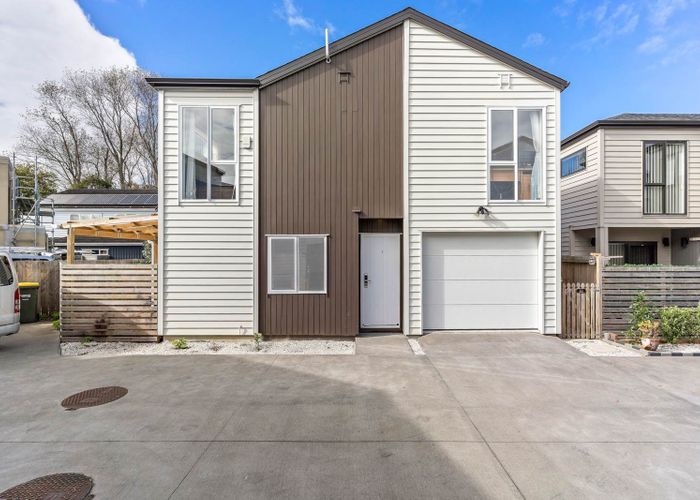  at 8 Seaside Place, Pakuranga, Manukau City, Auckland