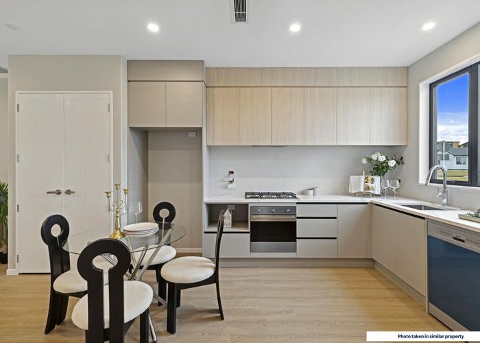  at 8 Kotiu Place, Massey, Waitakere City, Auckland