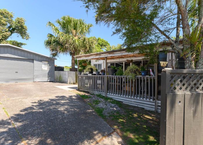  at 2/24 Newington Road, Henderson, Waitakere City, Auckland