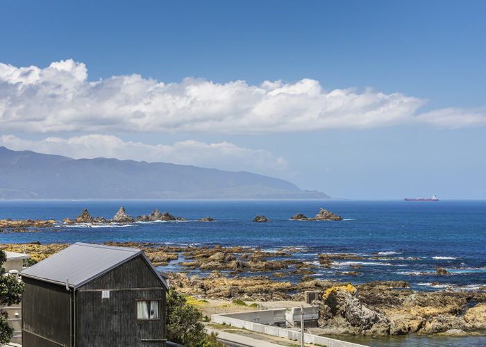  at 11/410 The Esplanade, Island Bay, Wellington