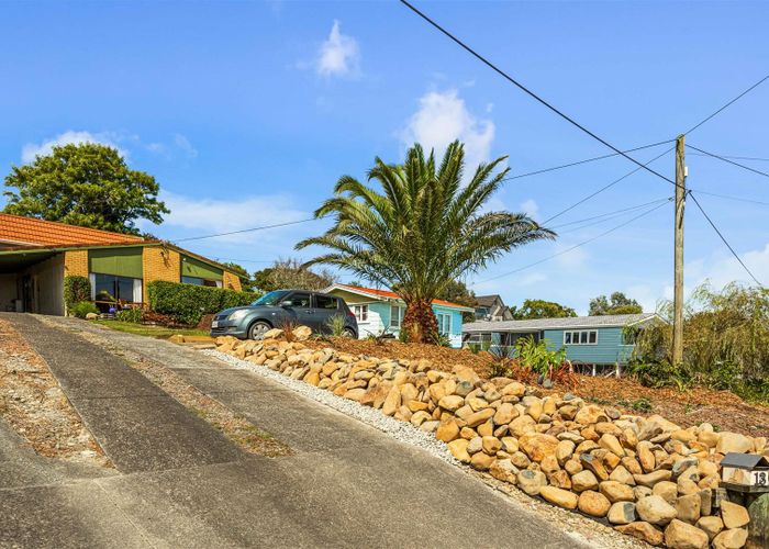 at 13 Surf Road, Stanmore Bay, Whangaparaoa