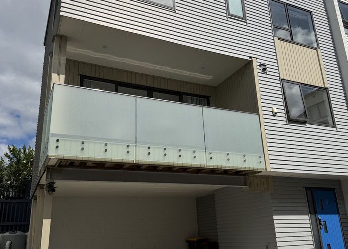  at 2/26 Long Bay Drive, Torbay, North Shore City, Auckland