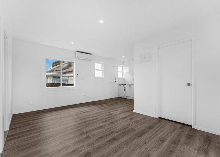  at 2/34 Plumley Crescent, Mangere, Manukau City, Auckland
