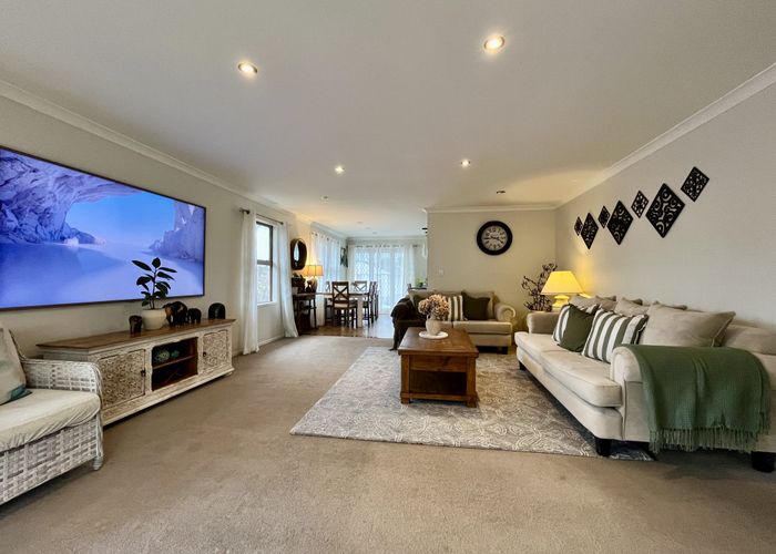  at 73 Angelo Ave, Howick, Manukau City, Auckland