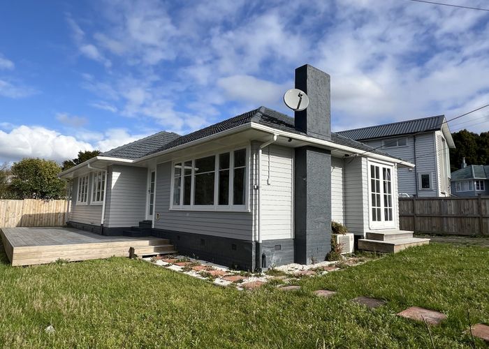  at 31 Paton Avenue, Te Atatu South, Waitakere City, Auckland