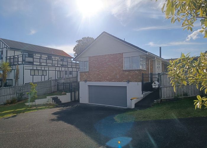  at 3 Jay Court, Botany Downs, Manukau City, Auckland