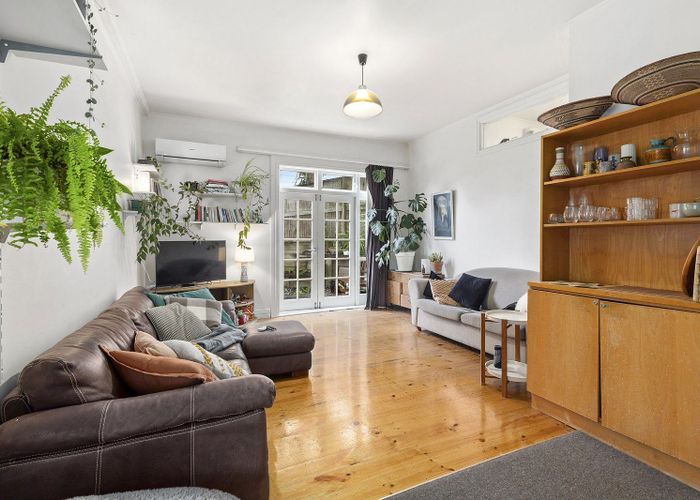  at 35 Lawrence Street, Newtown, Wellington