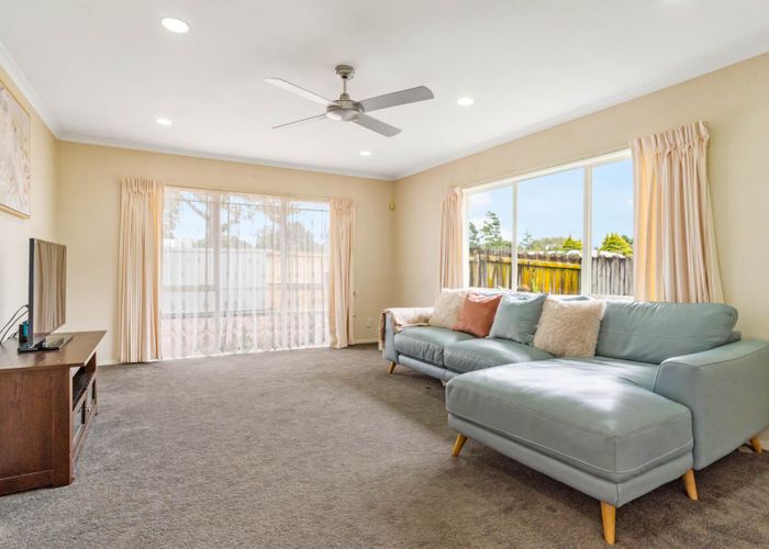  at 268 Cascades Road, Botany Downs, Auckland
