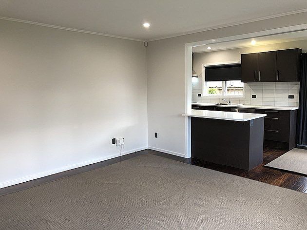  at 9 Beach Road, Te Atatu Peninsula, Waitakere City, Auckland