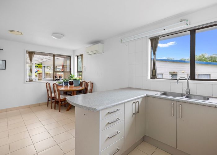  at 37 Darnell Crescent, Clover Park, Auckland