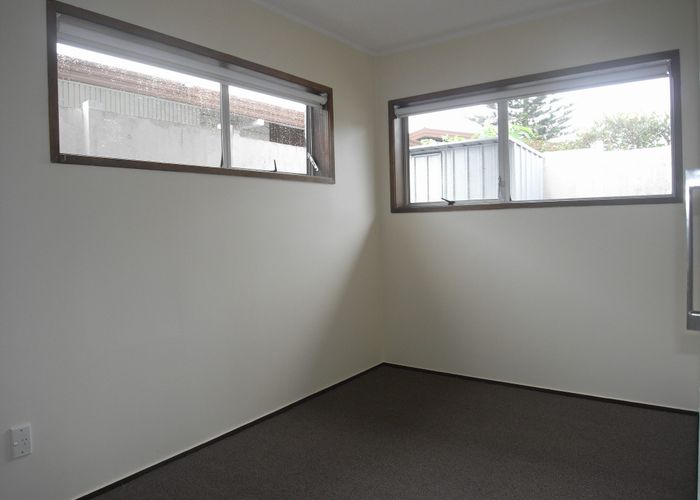  at 2 Faith Bullock Place, New Lynn, Waitakere City, Auckland