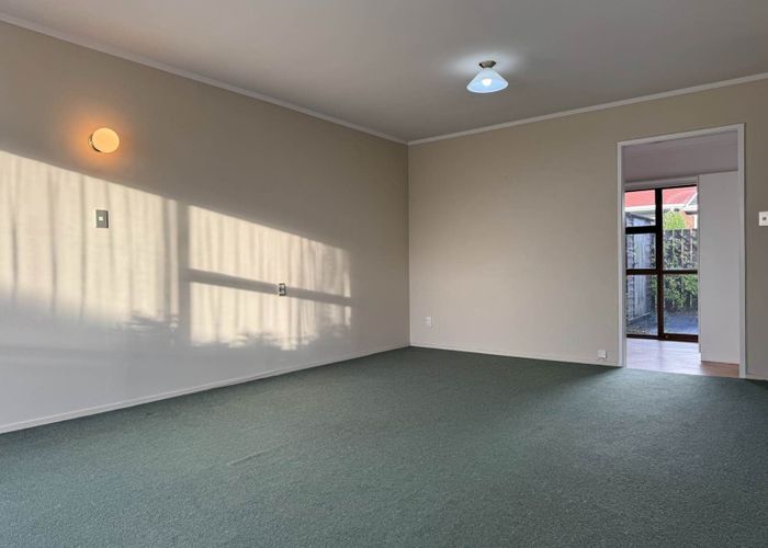  at 2/14 New Windsor Road, Avondale, Auckland City, Auckland