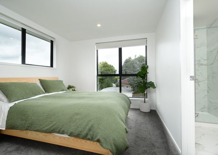  at 10/57 Taikata Road, Te Atatu Peninsula, Waitakere City, Auckland