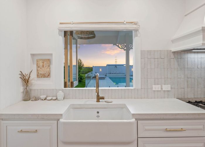  at 161 Monument Road, Clevedon, Clevedon