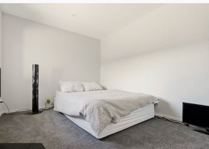  at 72 Pakanga Grove, Pyes Pa, Tauranga