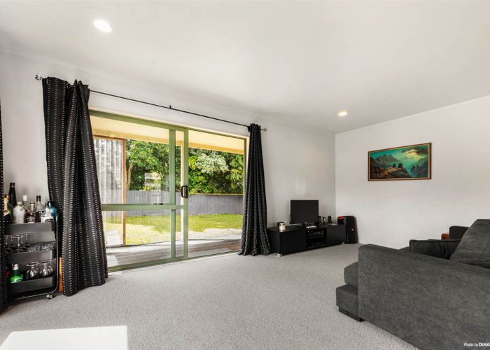  at 11A Kervil Avenue, Te Atatu Peninsula, Waitakere City, Auckland