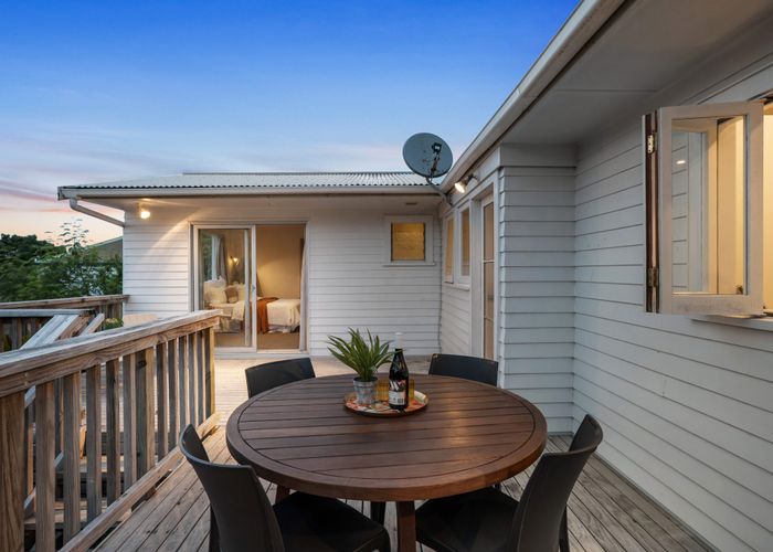  at 10 Windy Ridge Road, Glenfield, North Shore City, Auckland