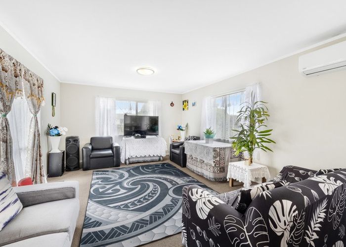  at 4 Dungarvon Place, Clendon Park, Manukau City, Auckland