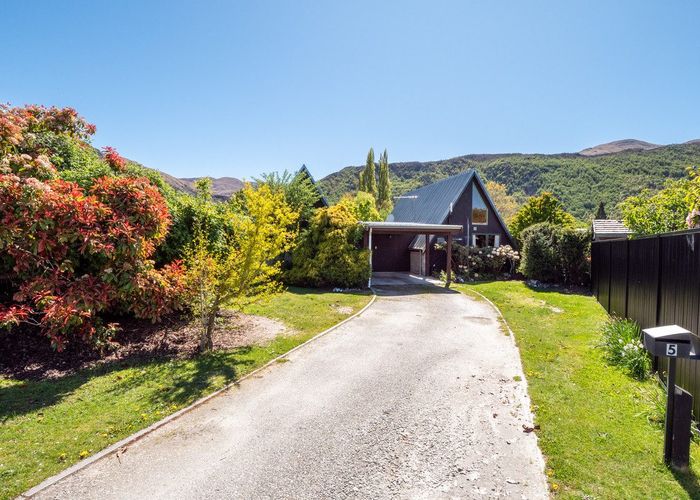  at 5 Adamson Drive, Arrowtown, Arrowtown