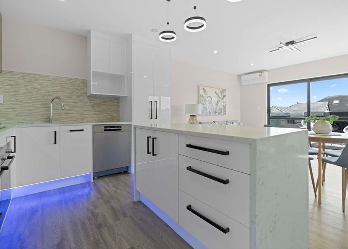  at 6/18 Hutchinsons Road, Bucklands Beach, Auckland