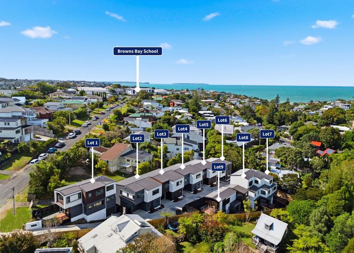  at 30 Kiteroa Terrace, Rothesay Bay, North Shore City, Auckland