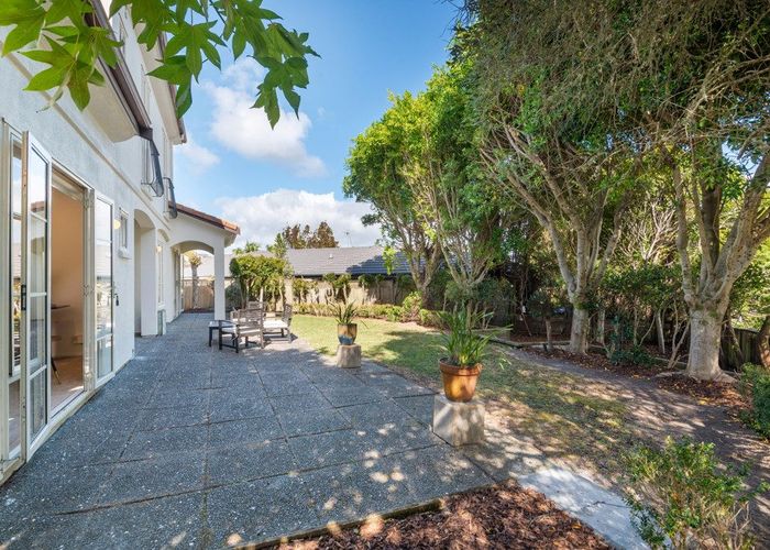  at 1 Scarlet Oak Drive, Schnapper Rock, North Shore City, Auckland