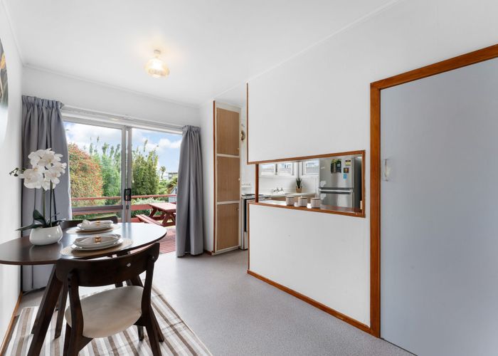  at 4 Pomelo Road, Te Atatu South, Waitakere City, Auckland