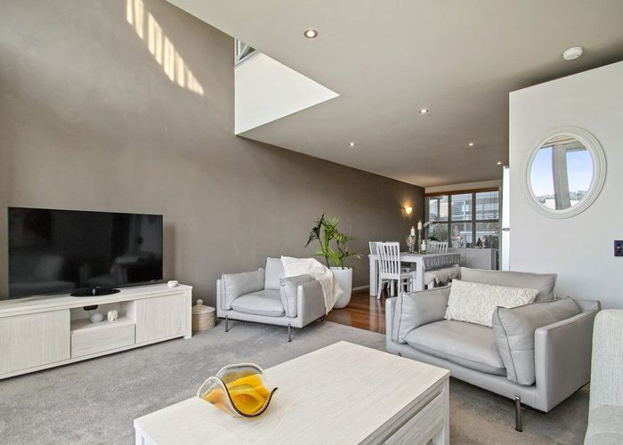  at 2/220 Jackson Street, Petone, Lower Hutt, Wellington