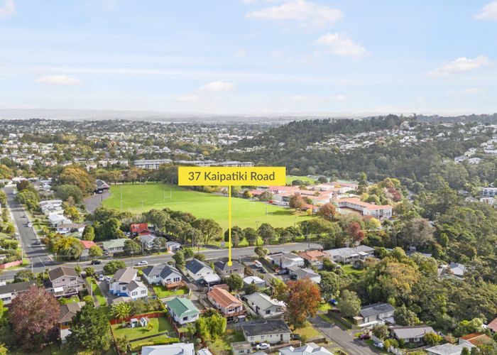  at 37 Kaipatiki Road, Glenfield, North Shore City, Auckland
