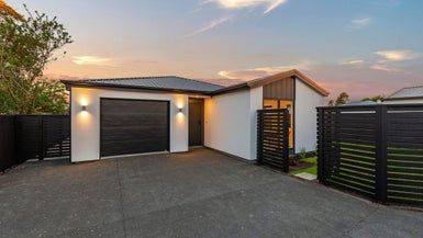  at 10 Farquhars Road, Redwood, Christchurch