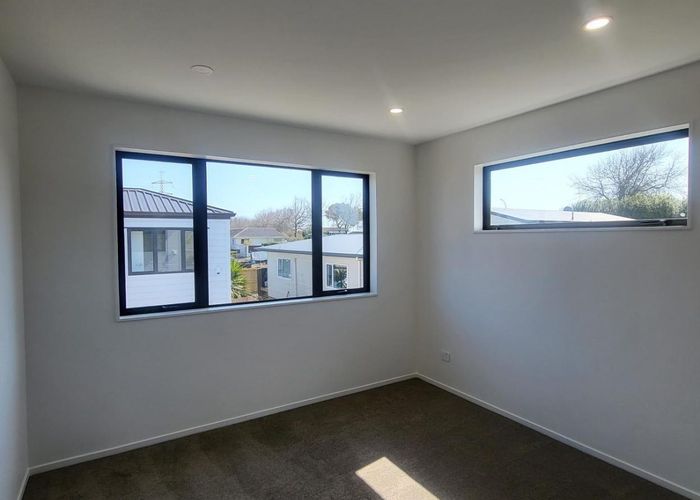  at 105C Flat Bush Rd, Clover Park, Manukau City, Auckland