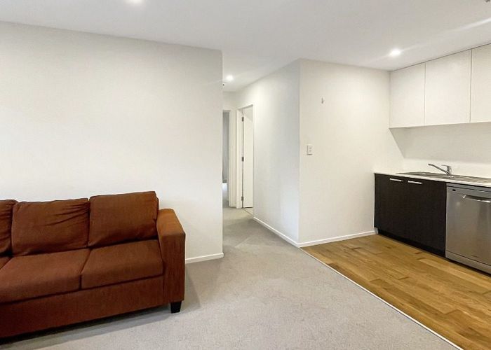  at 26/8 Thompson Park Road, Mount Wellington, Auckland City, Auckland