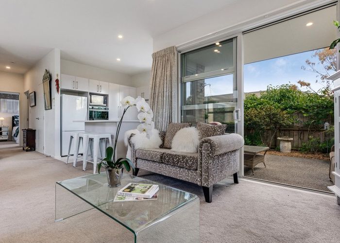  at 4 Howden Lane, Golflands, Manukau City, Auckland