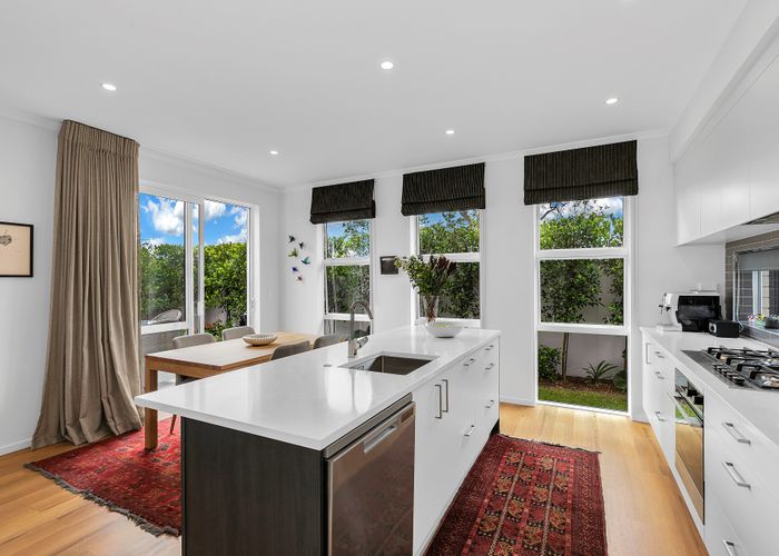  at 28 Humariri Street, Point Chevalier, Auckland