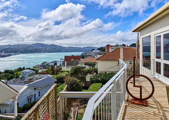  at 76 The Crescent, Roseneath, Wellington, Wellington