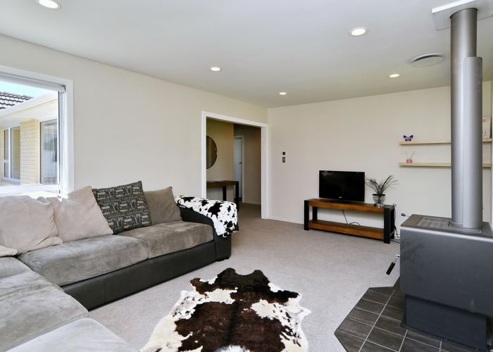  at 27 Niagara street, Wainoni, Christchurch City, Canterbury